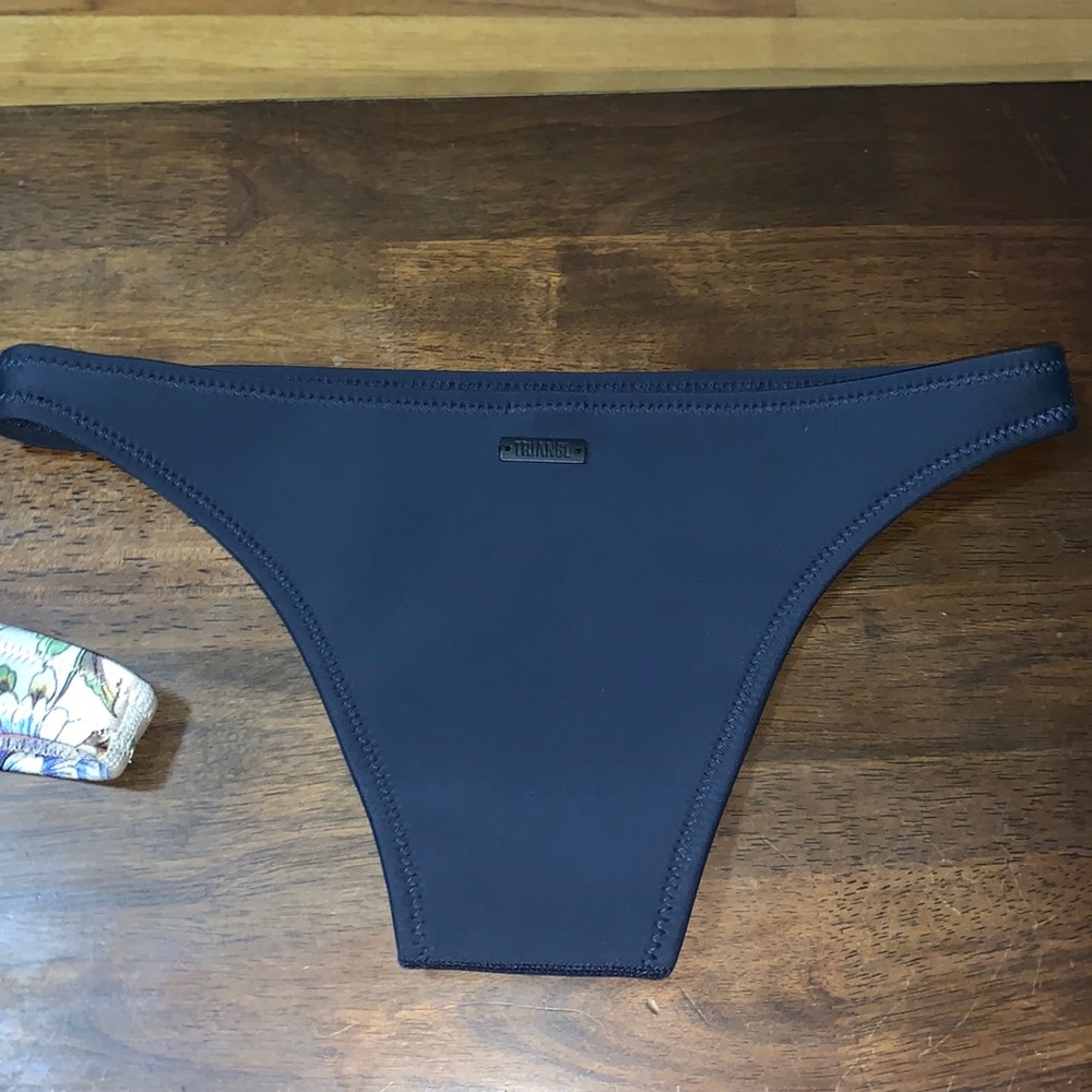 Triangle bottom bundle - Picture 3 of 5